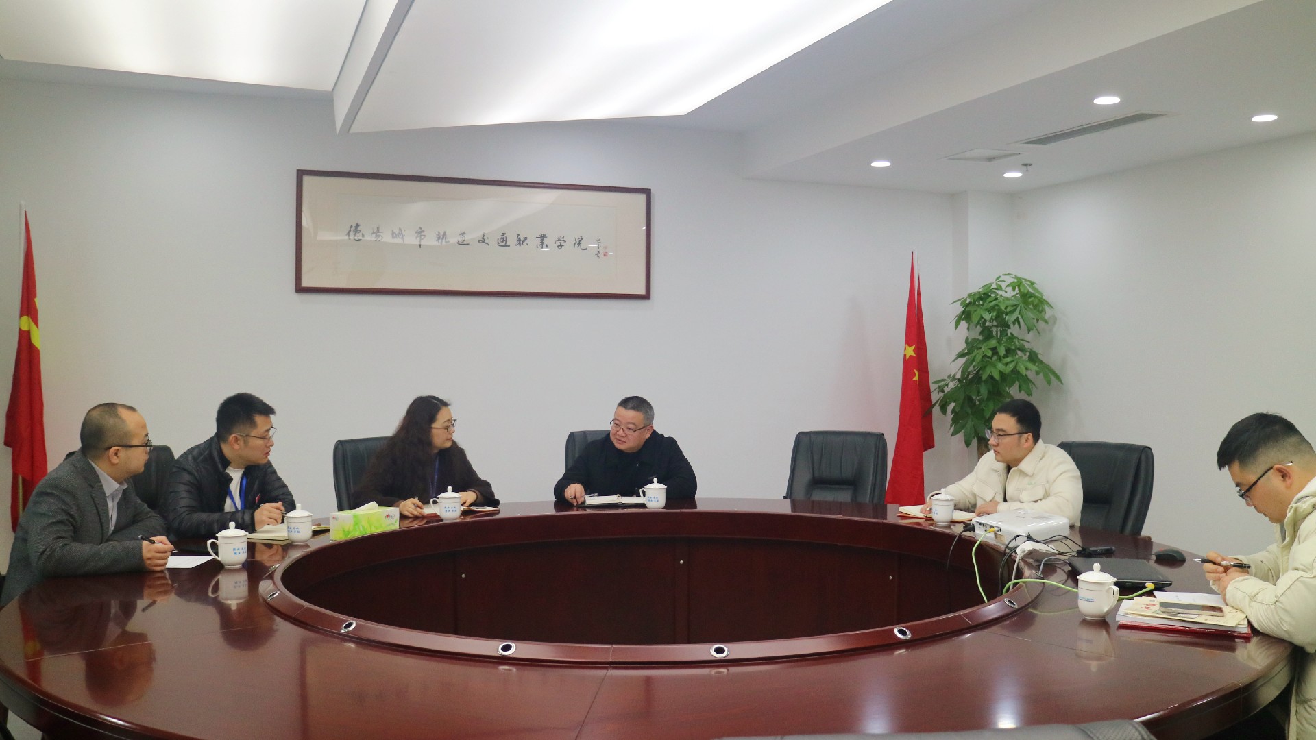 什邡市委统战部一行莅临沐鸣2娱乐调研指导